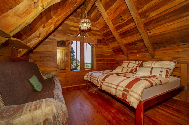Bush Chalet - master bedroom